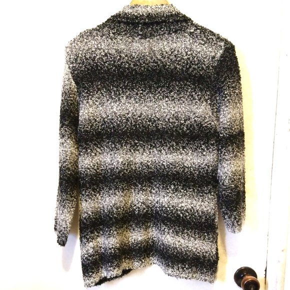 eci New York Black and White Boucle Sweater Size M - Picture 3 of 6